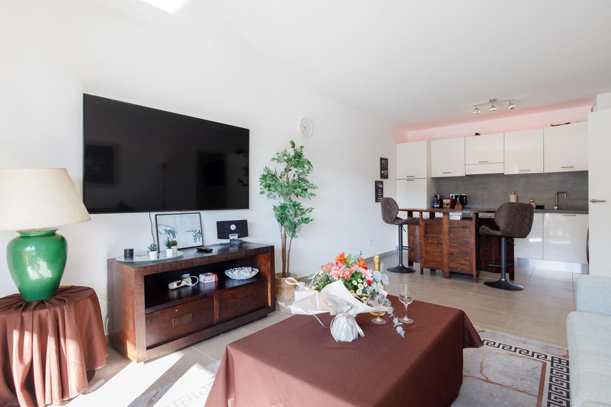 Lovely 2 Bedroom Condo With Pool Валорис Екстериор снимка