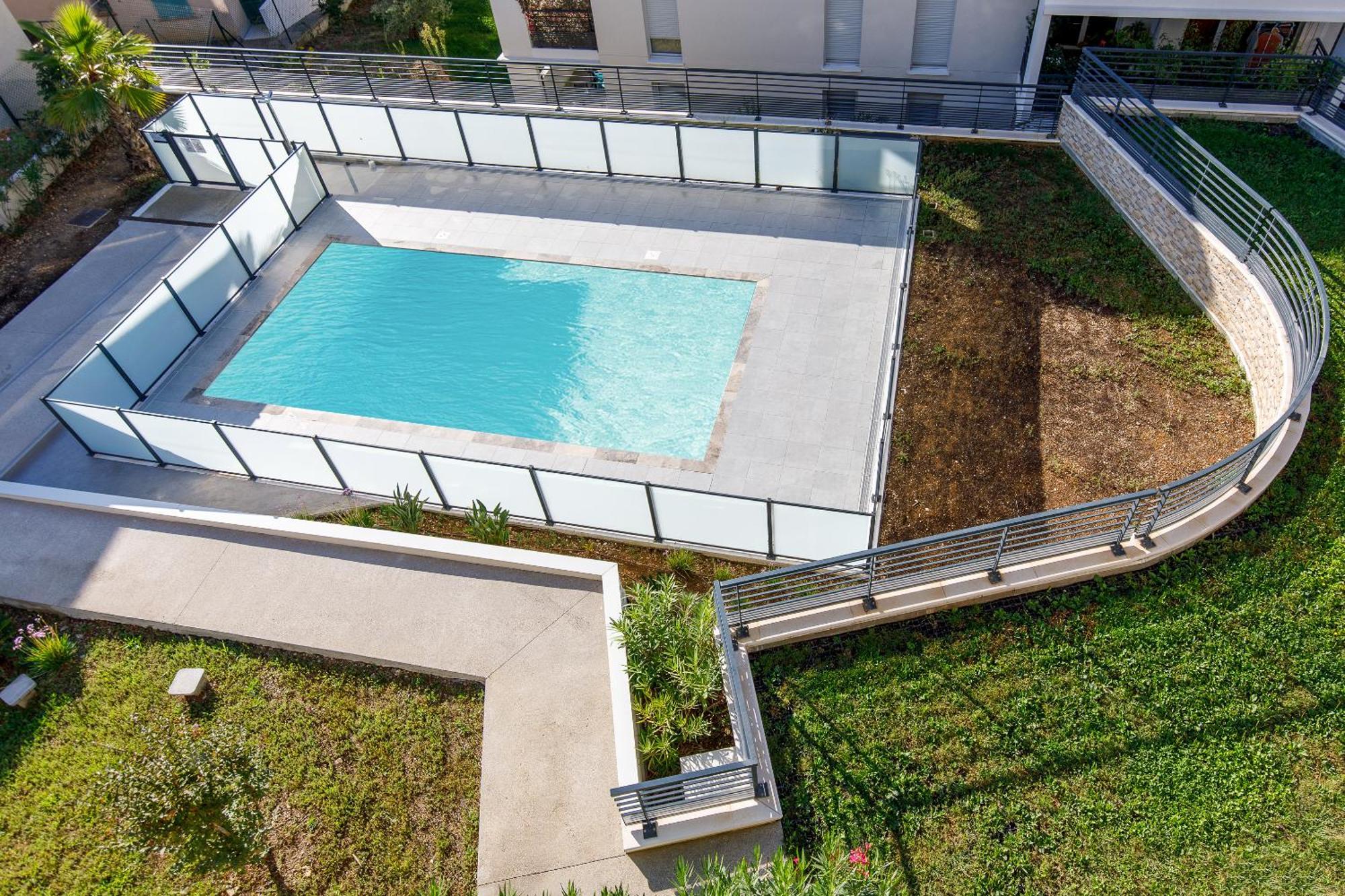 Lovely 2 Bedroom Condo With Pool Валорис Екстериор снимка